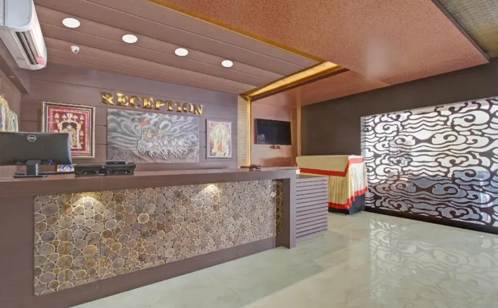 Aar Royal Residency By OYO Rooms