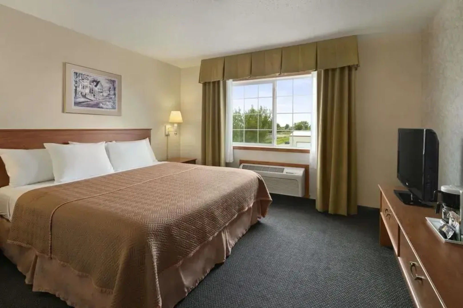 Travelodge and Suites Fargo/Moorhead