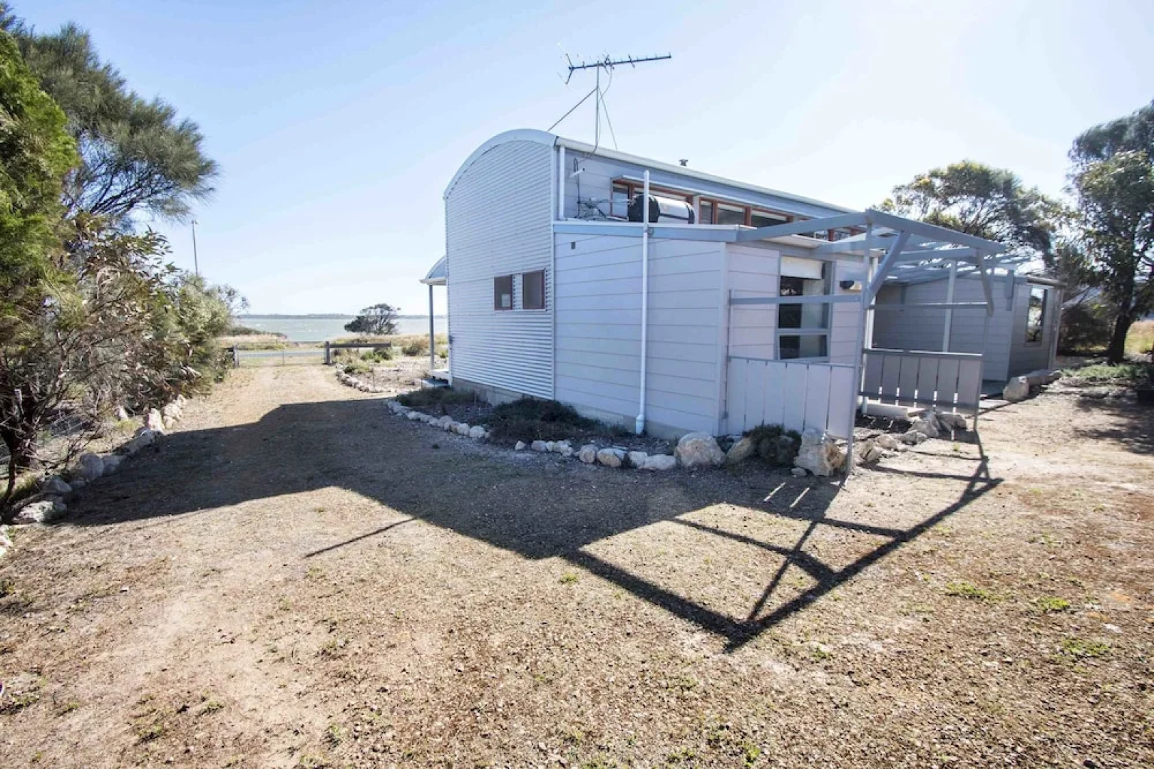 Coorong Aurora - breathtaking waterfront escape