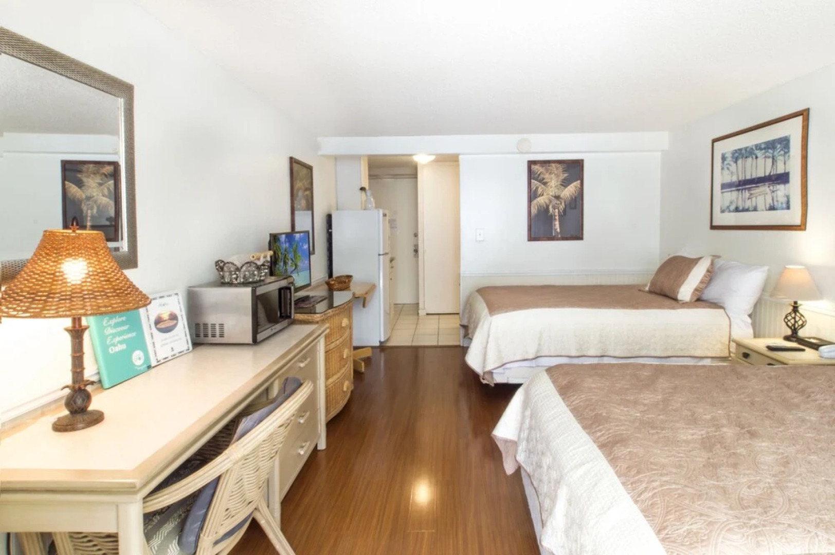 Island Colony 807 - Studio condo by RedAwning