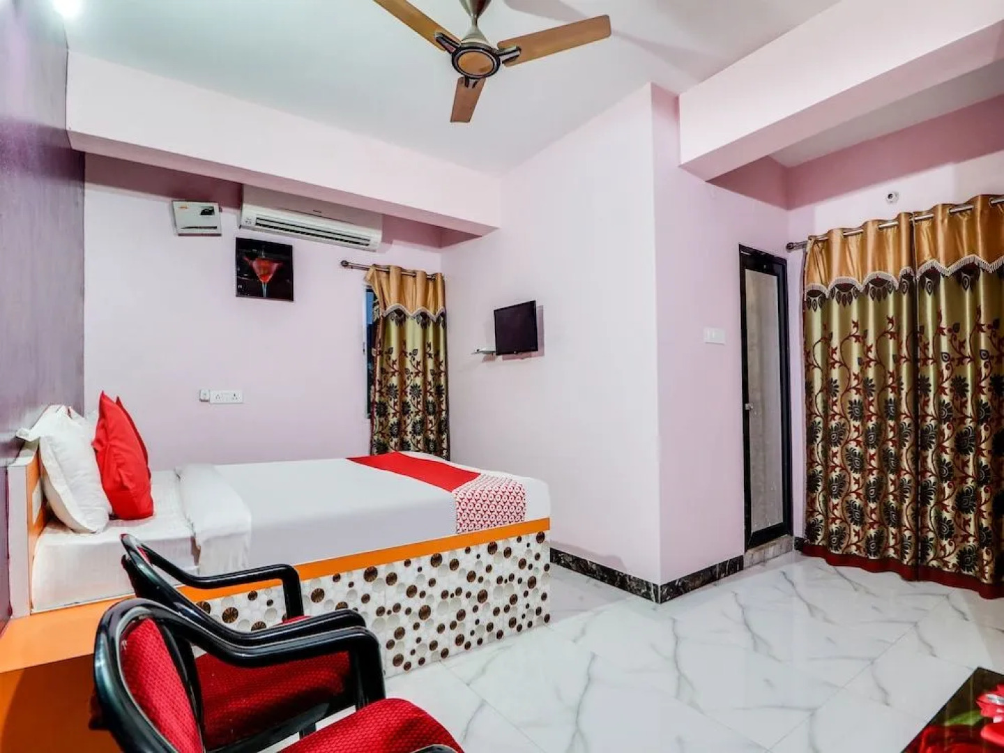 Oyo 46190 Triotel Hotels And Banquets (Opc) Private Limited