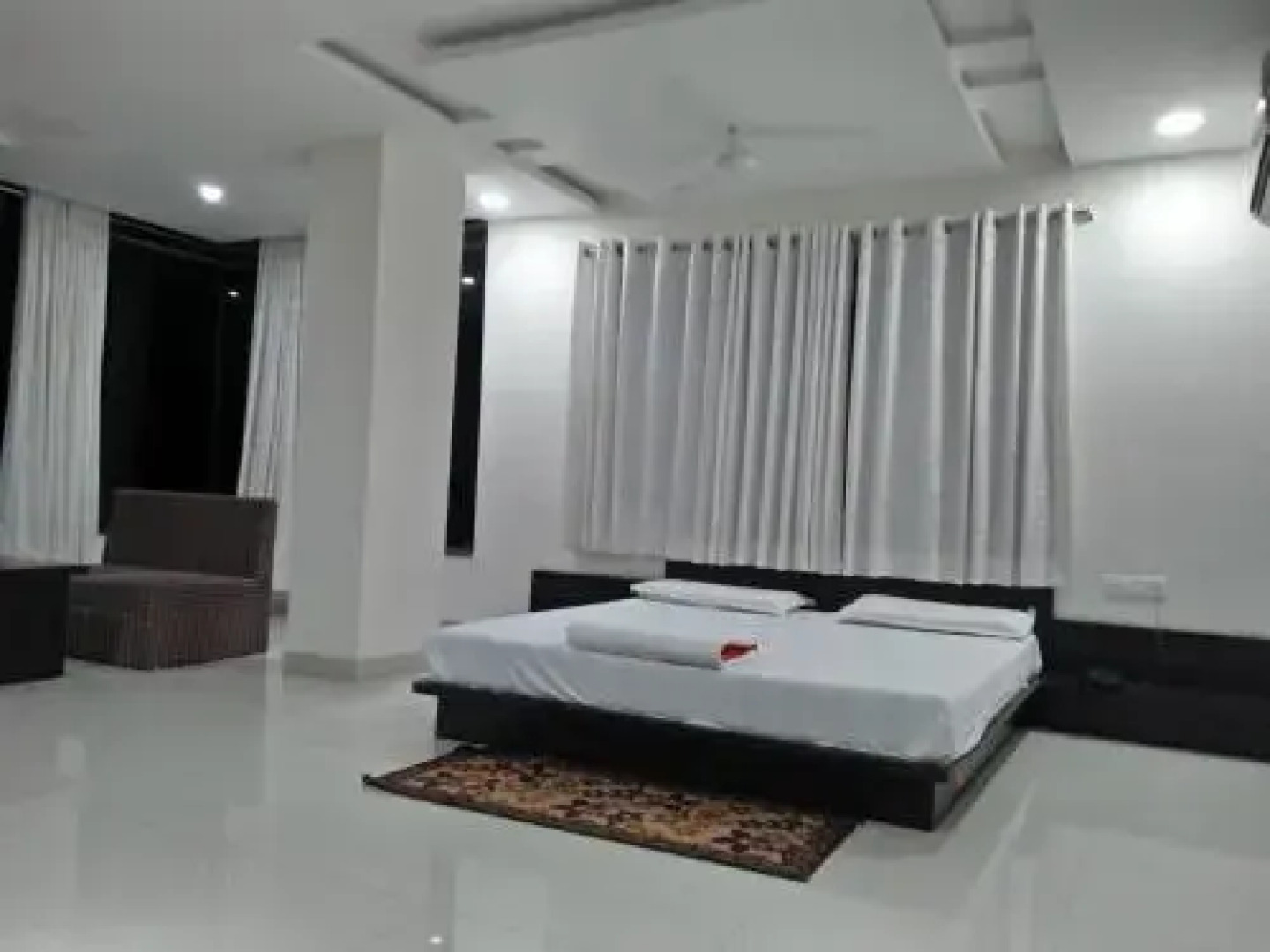 Hotel Royal Residency