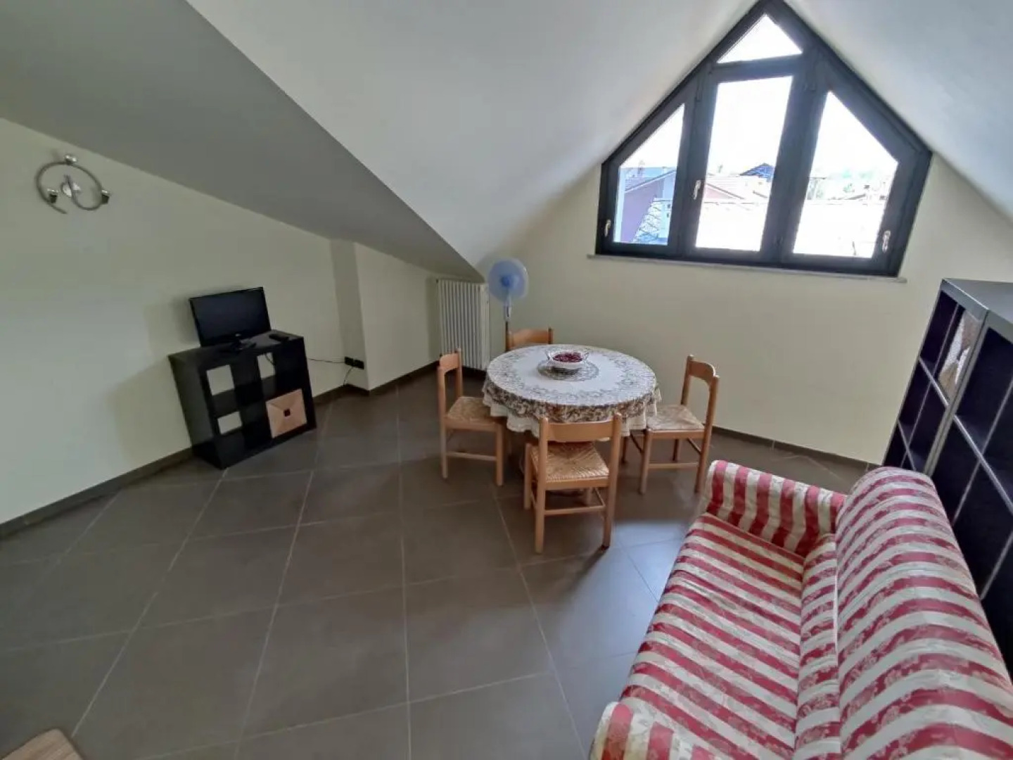 Appartamento nuovo con cucina ai piedi del Monviso