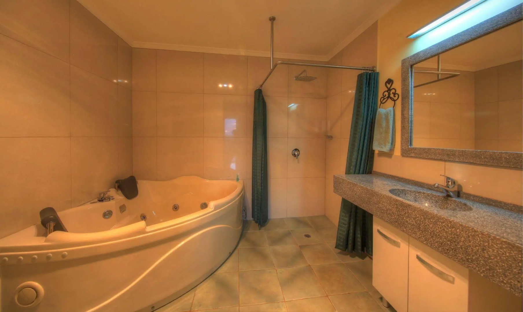 Maleny Tropical Retreat Balinese B&B