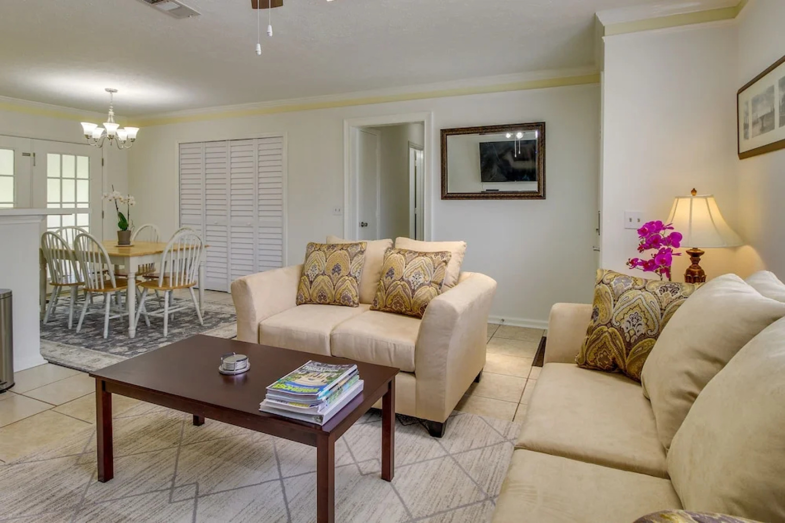 Savannah Vacation Rental ~ 8 Mi to River Street!