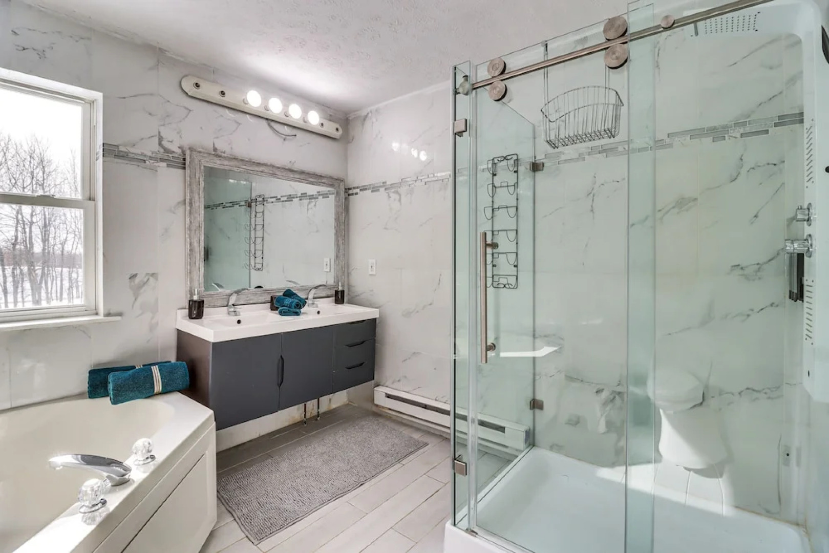 Long Pond Home w/ Private Hot Tub & Game Room