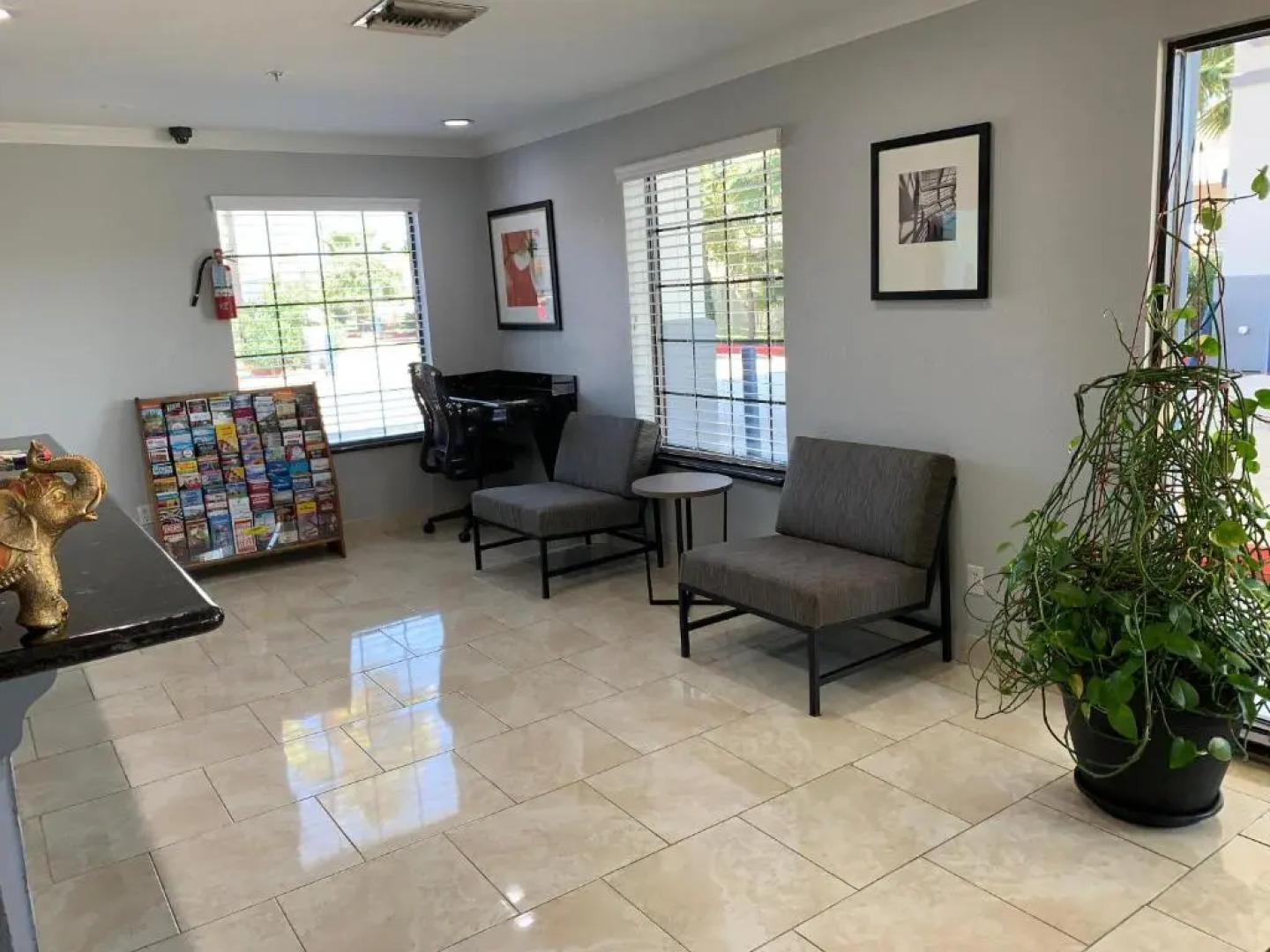 Sunrise Inn & Suites