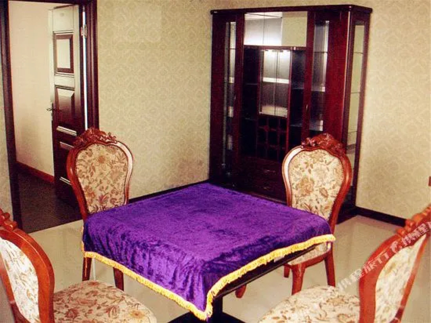 Jinlu Business Hotel (Heihe Riverside)