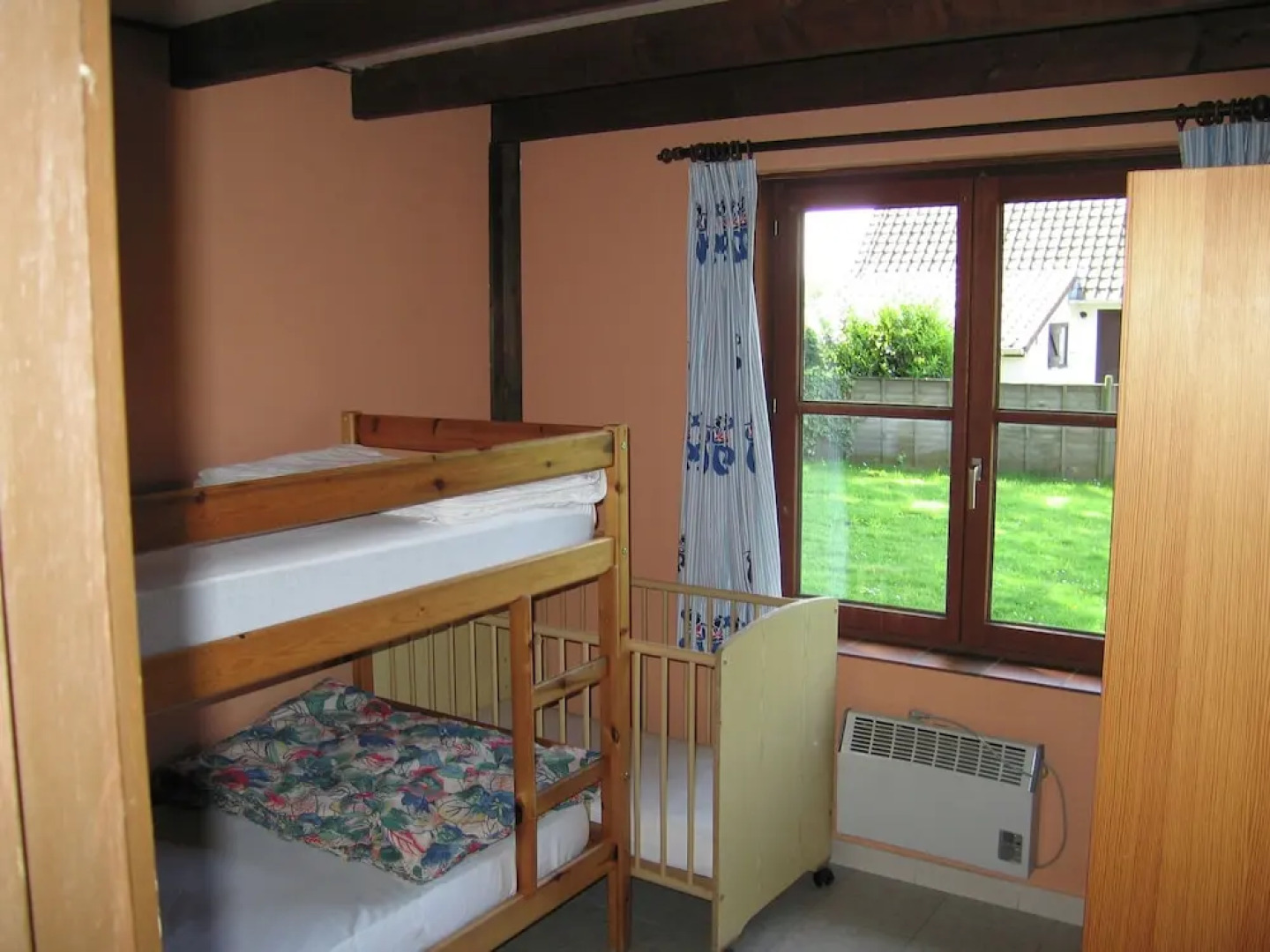 Tidy Cottage With Terrace, not far From De Panne