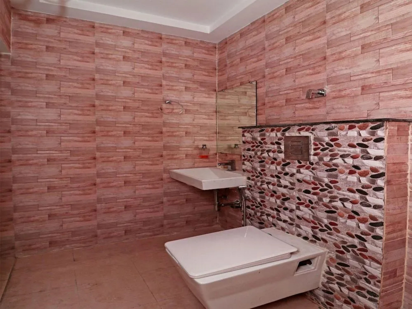 OYO 16678 Rohtak Palace