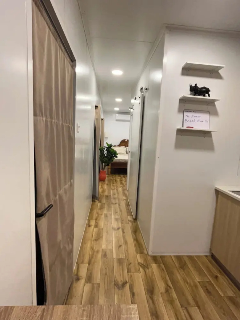 Zanzibar Beach House- West