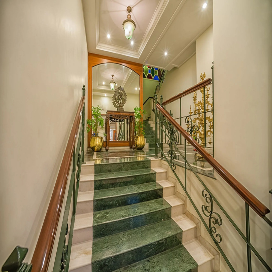 Renest Shraddha Inn - Shirdi