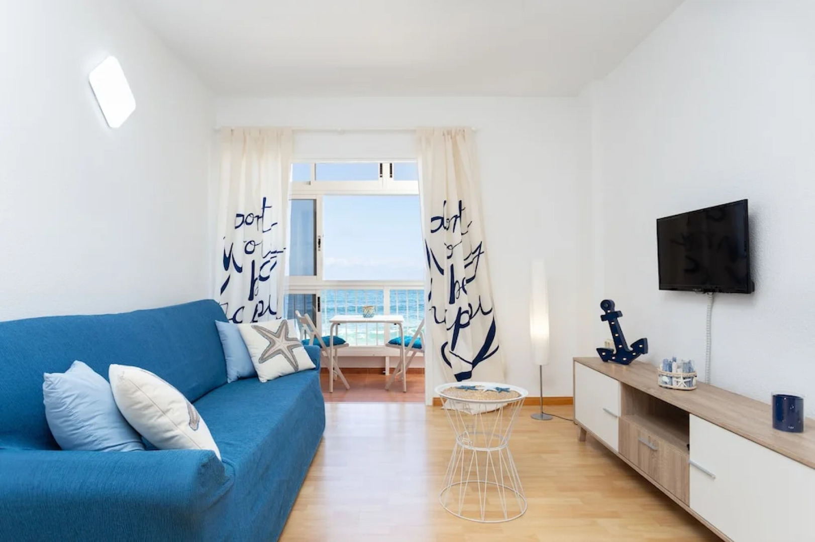 Frontline Bajamar with pool & gym