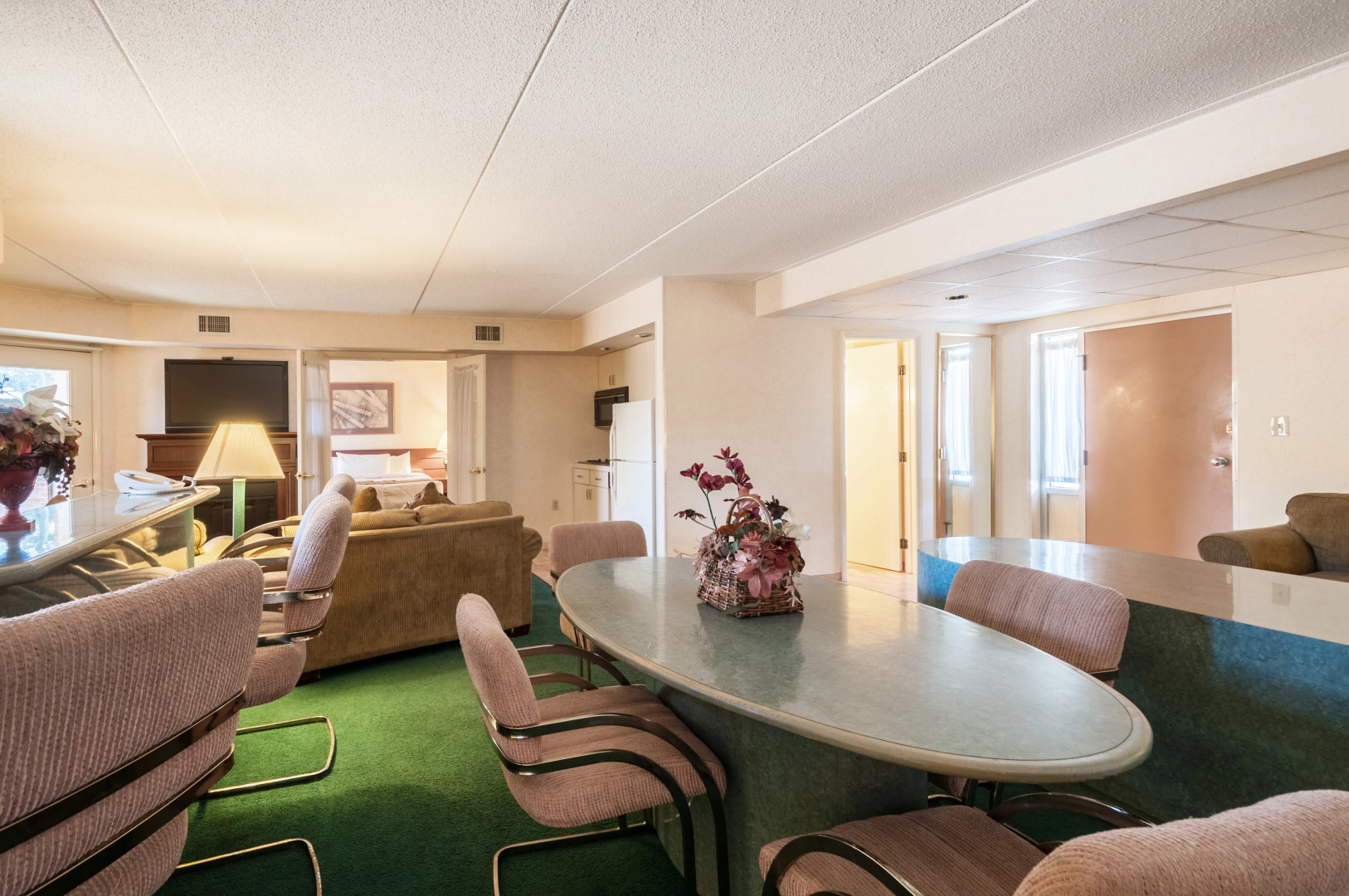 Rodeway Inn & Suites - Charles Town, WV