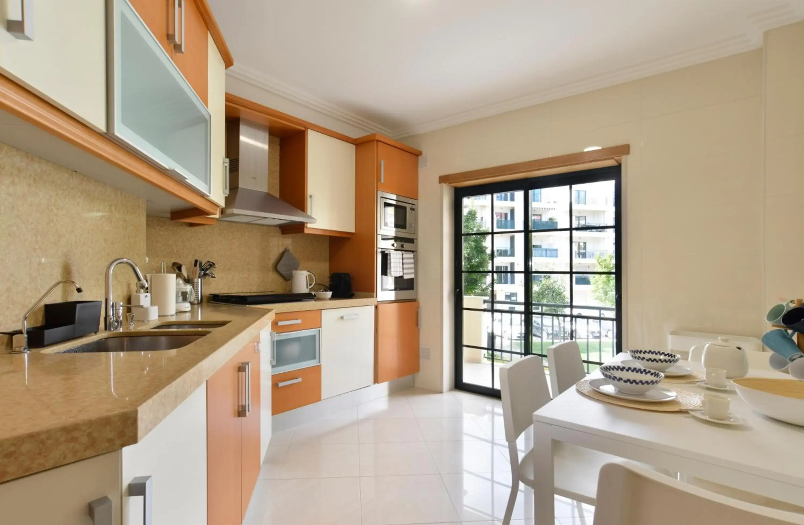 Gorgeous Beach Apartment - Checkinhome