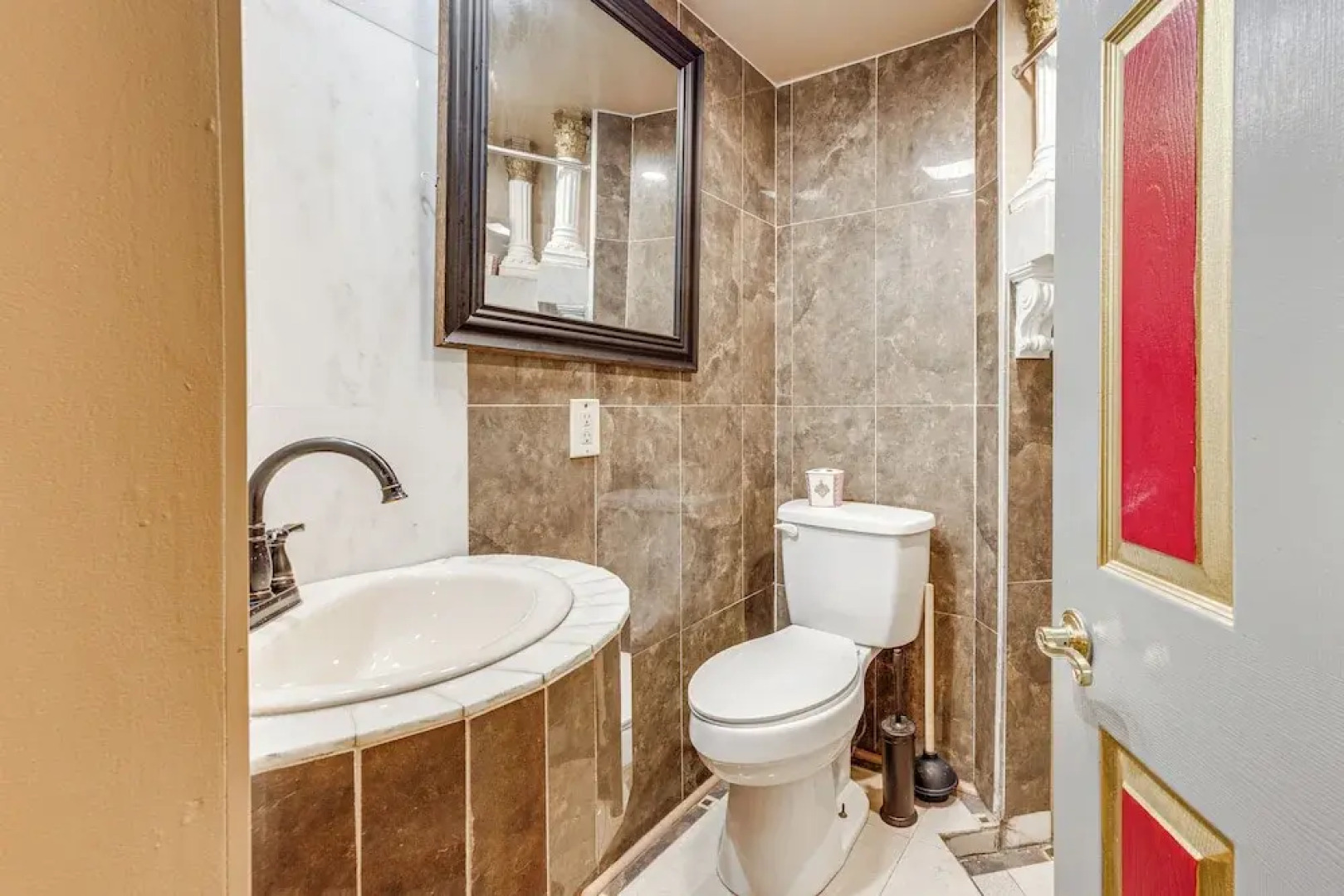 Near Downtown Scranton: Getaway w/ Patio