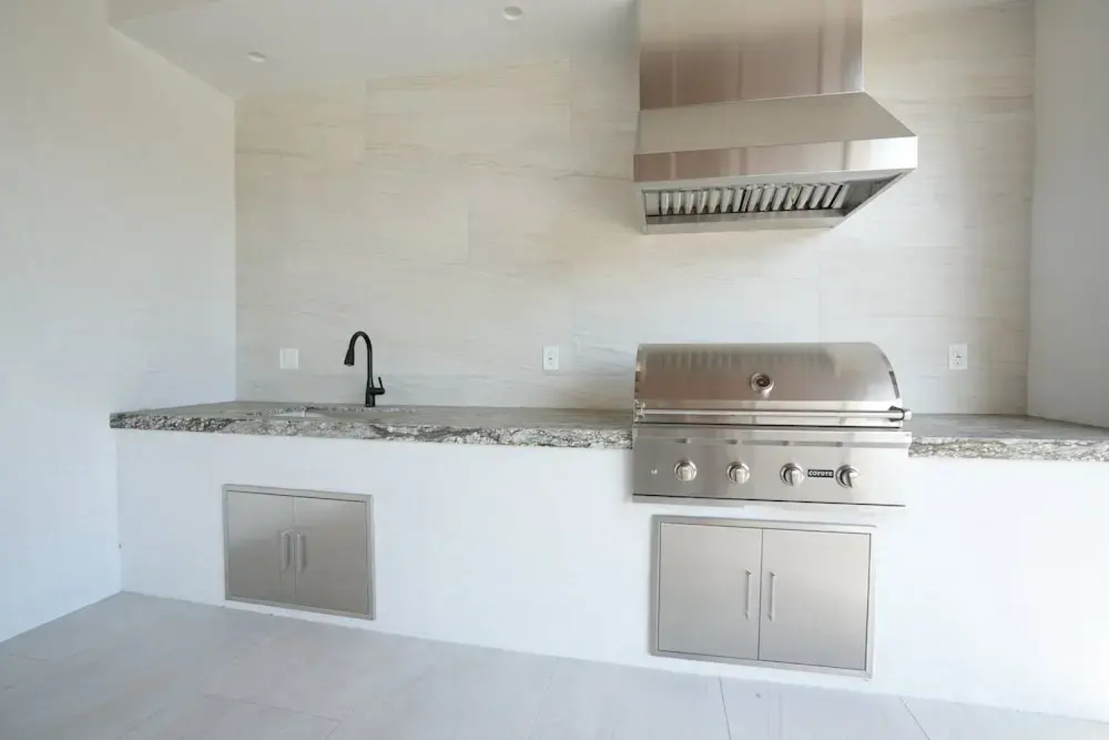 4 bedroom, 2 bathrooms