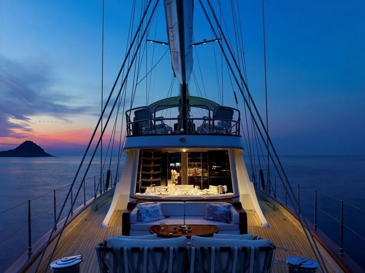 Sailing Yacht Glorious