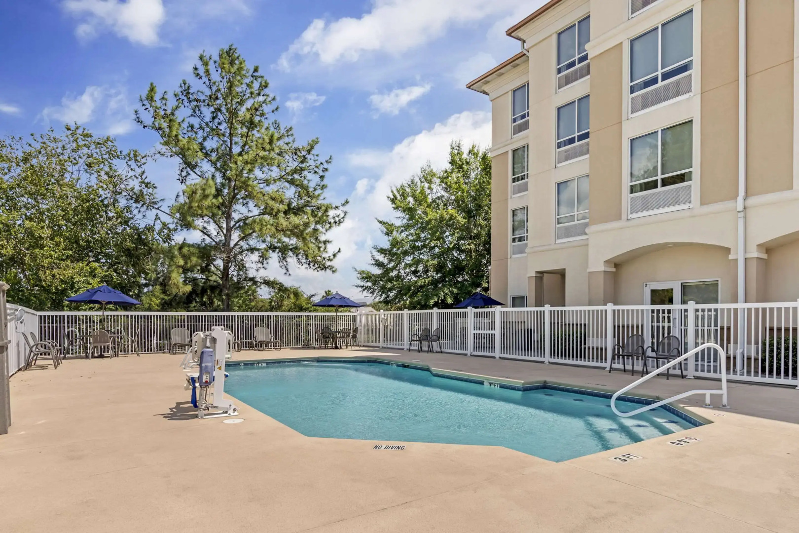 Comfort Suites Valdosta Mall Area