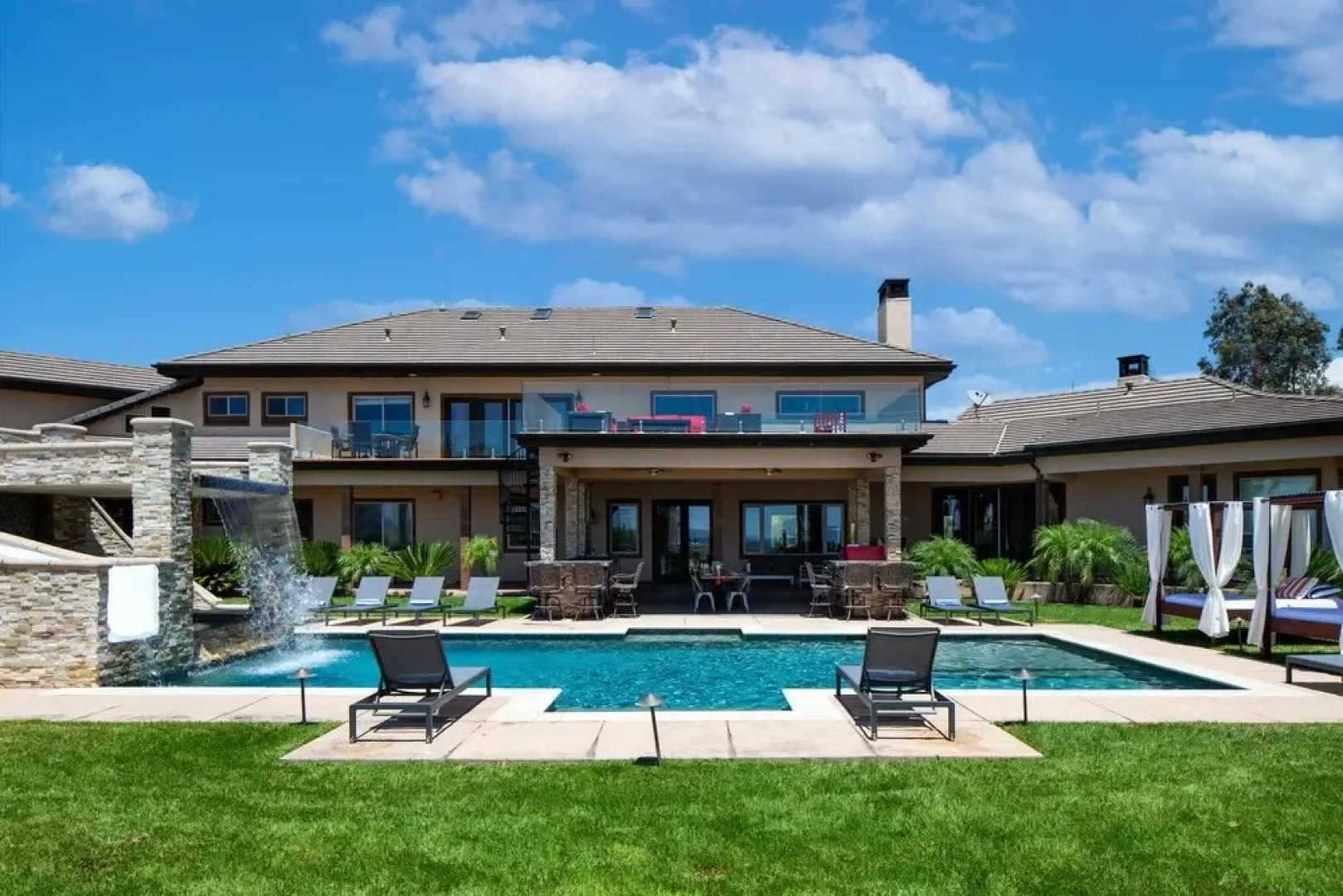 Luxury Estate Perfect for Large Groups