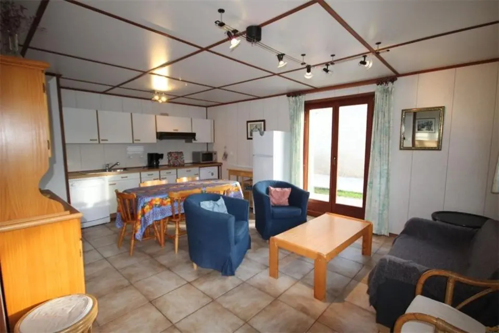 Domaine de vacances à 600m de la plage, villa climatisée 3 chambres 7 couchages WIFI animations piscines en suppléments LRTAMJ36