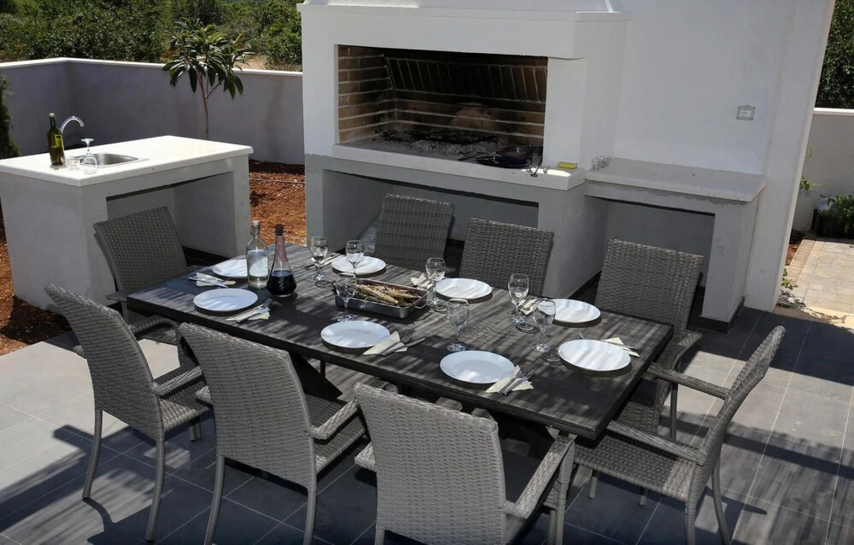 Beautiful Home in Grohote With Wifi, 4 Bedrooms and Sauna