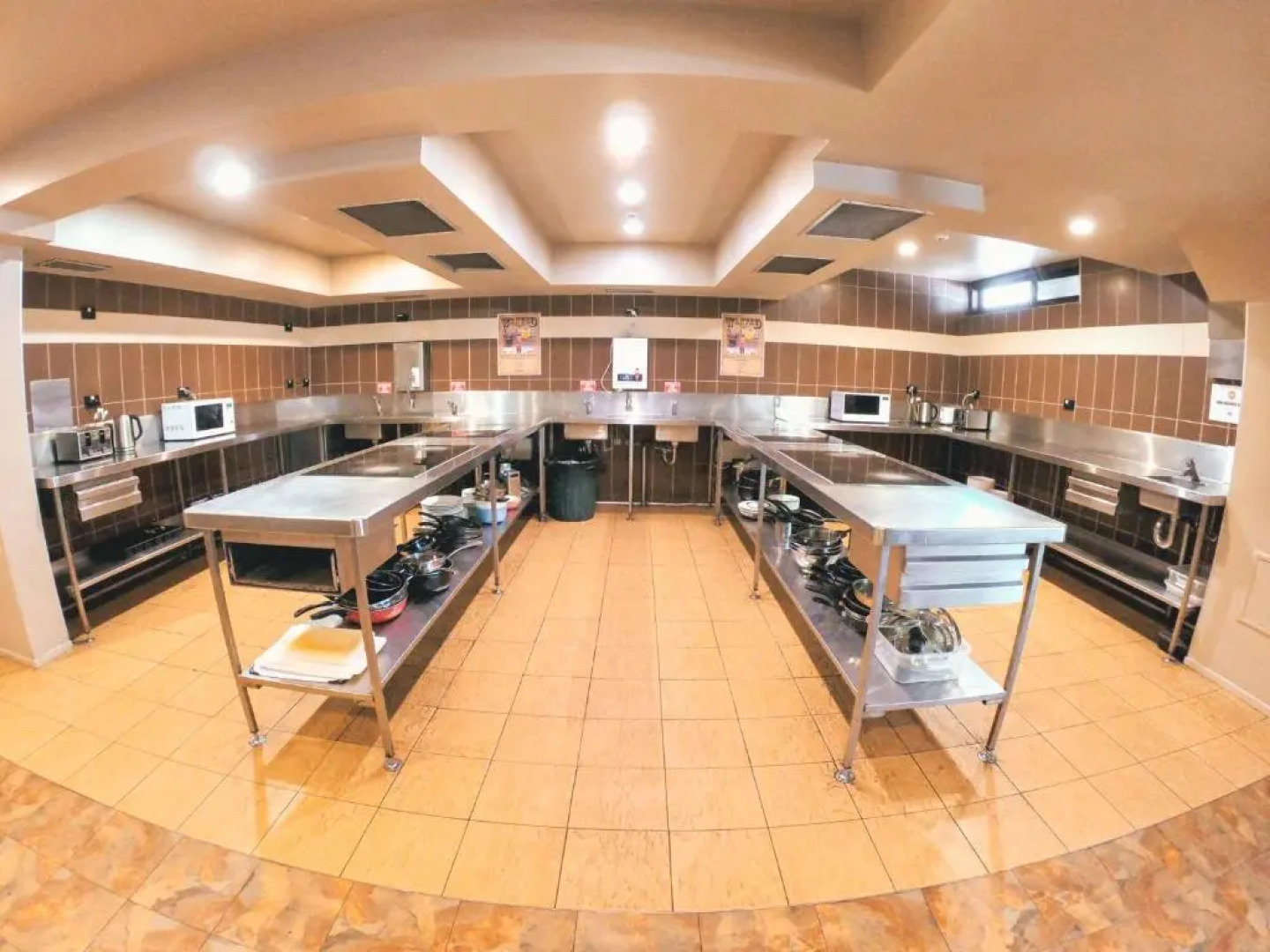 Aquarius Backpackers Resort