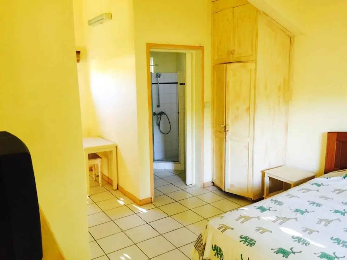 Apartment With one Bedroom in Calodyne, With Pool Access, Furnished Ga