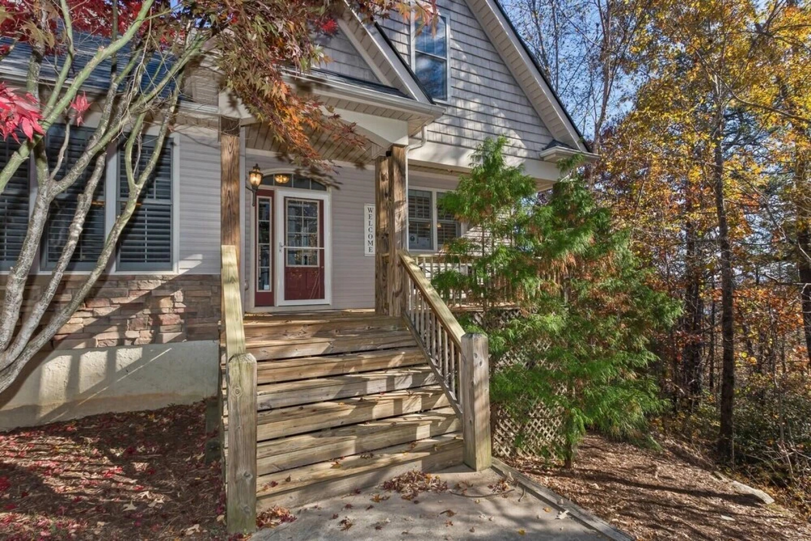 Rumbling Bald Resort Home In Lake Lure - Wifi - Community Beach, Pool, Golf And More 5 Bedroom Home by Sunscape Property Management