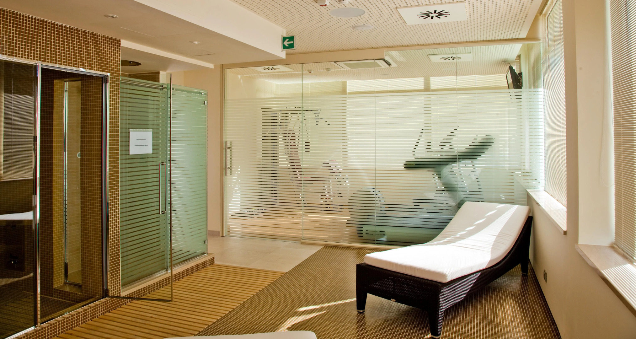 Breaking Business Hotel