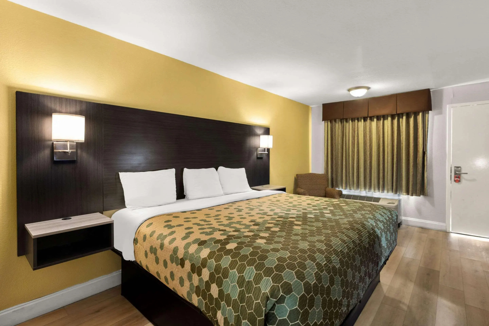 Econo Lodge White Pine Morristown I-81 & I-40 Split