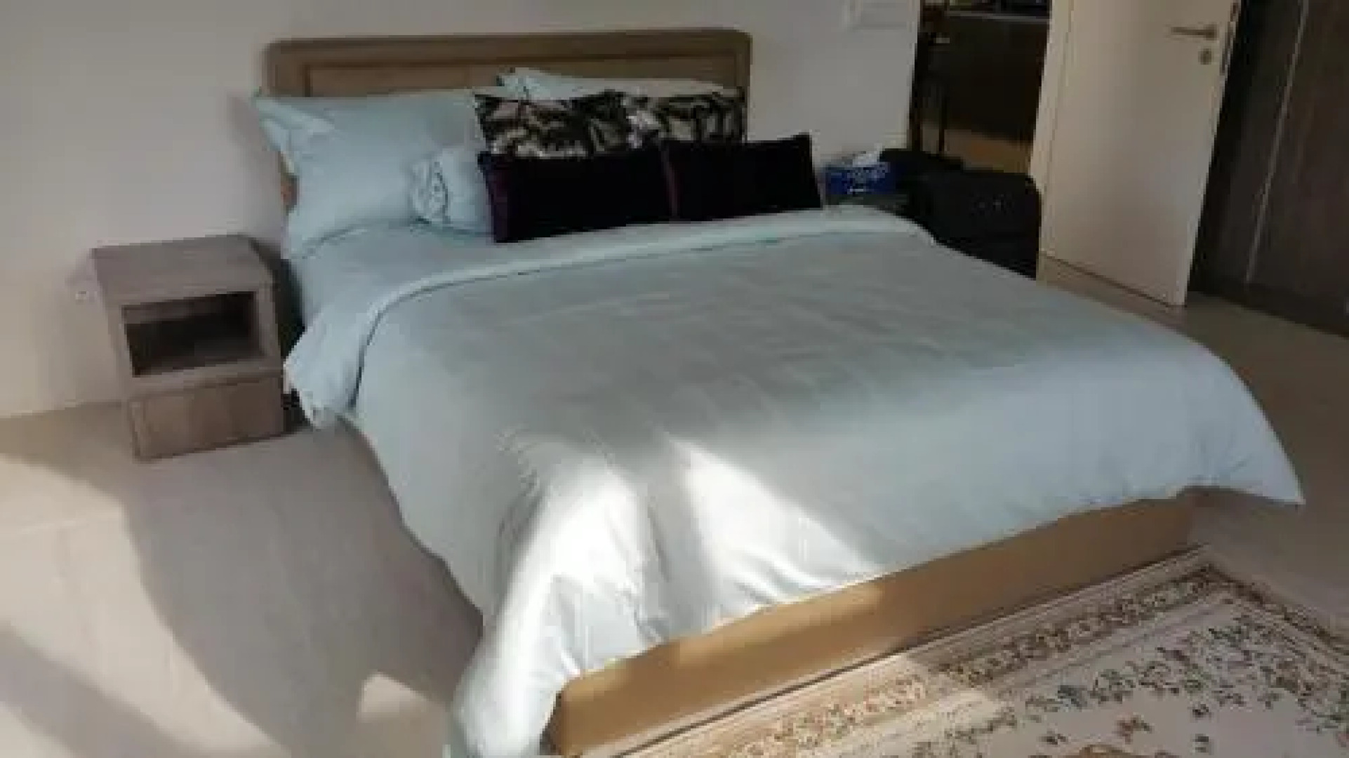 By the Sea- Pool and Sea View