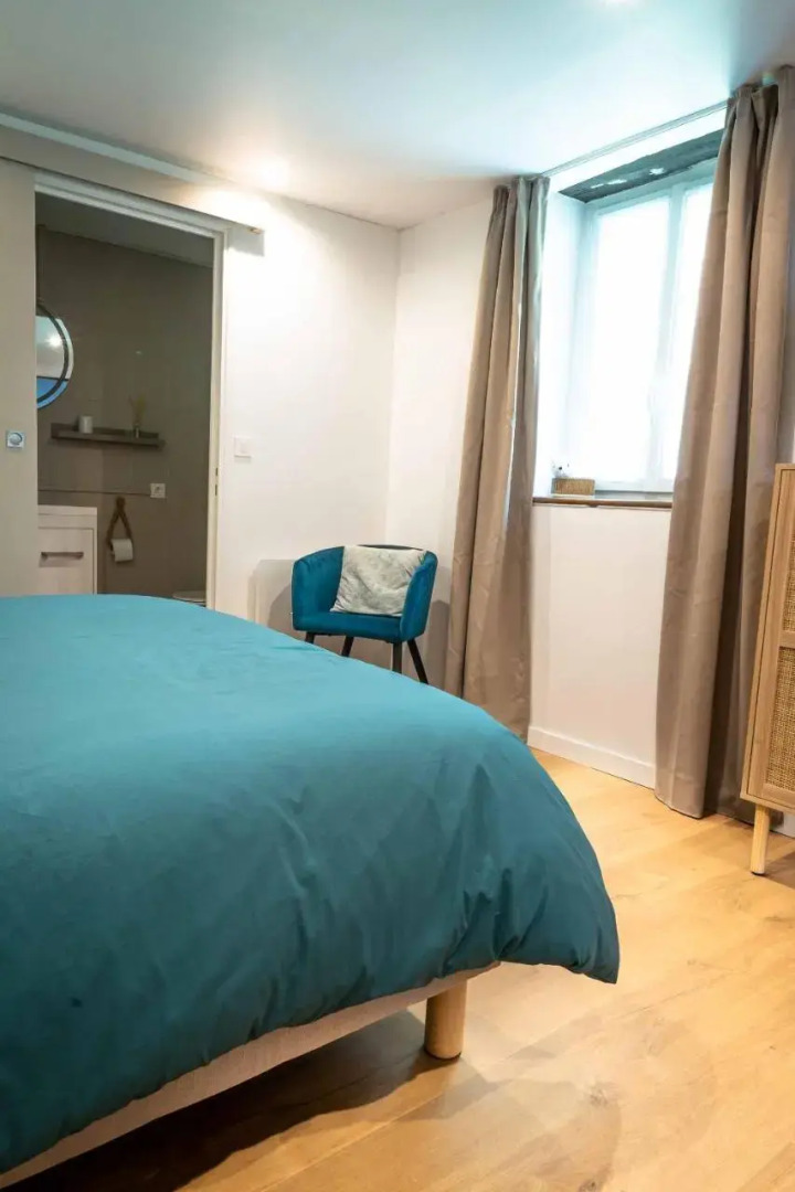 Le Petit Berdis (Adults Only)