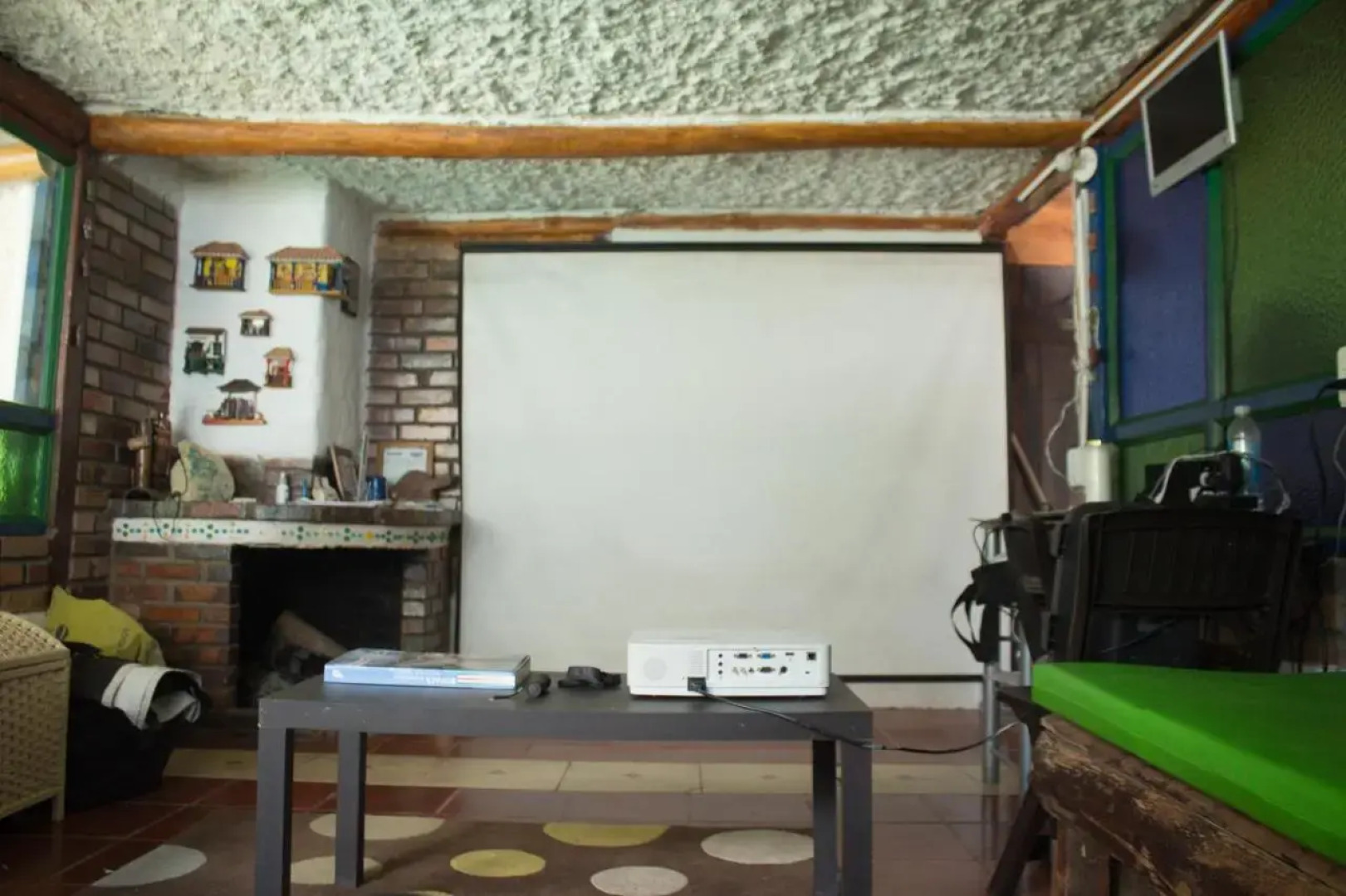 La Cigarra Cine y Cafe