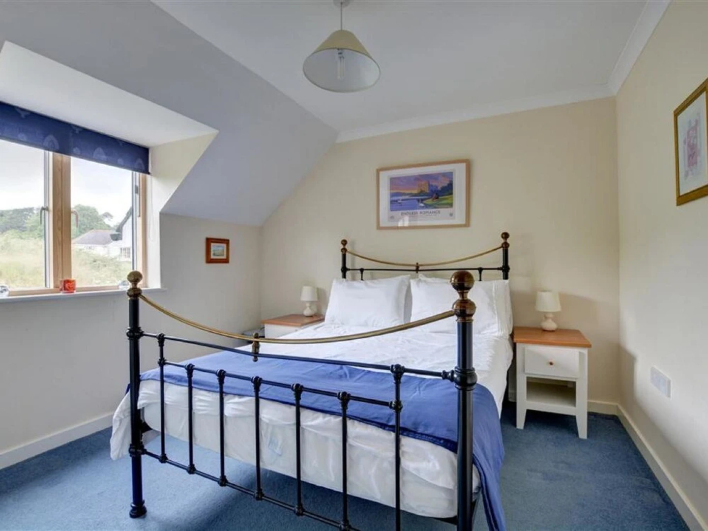 Comfortable Urban Residence Within Walking Distance of the City Centre and the Beach at Pembroke