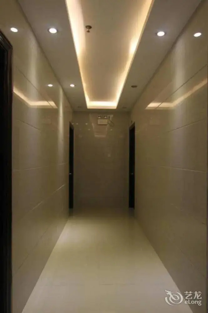 Yangjing Hailing Island Longhao Hotel