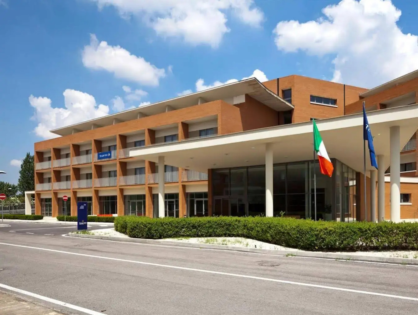 Inn Naples Airport