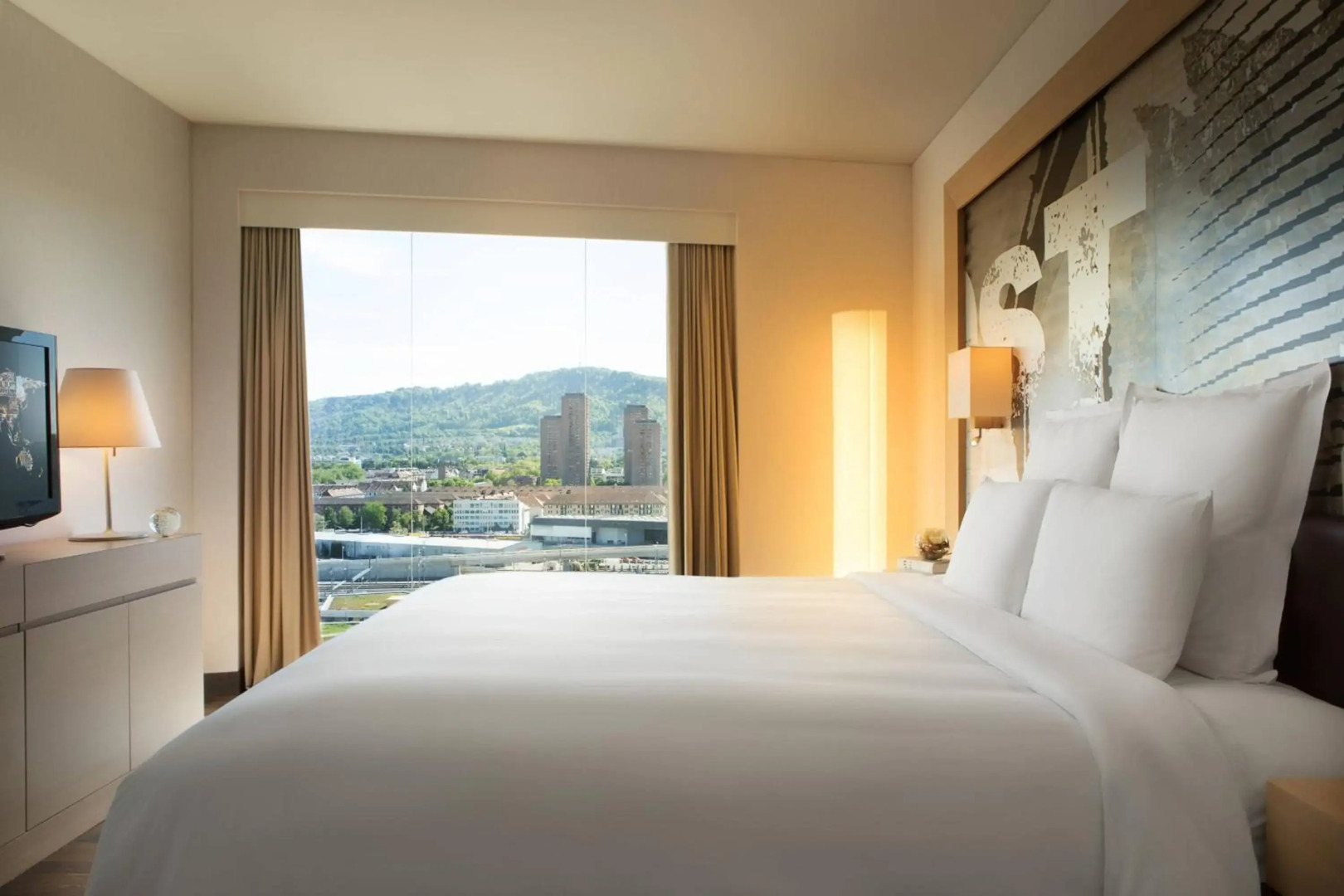 Renaissance Zürich Tower Hotel