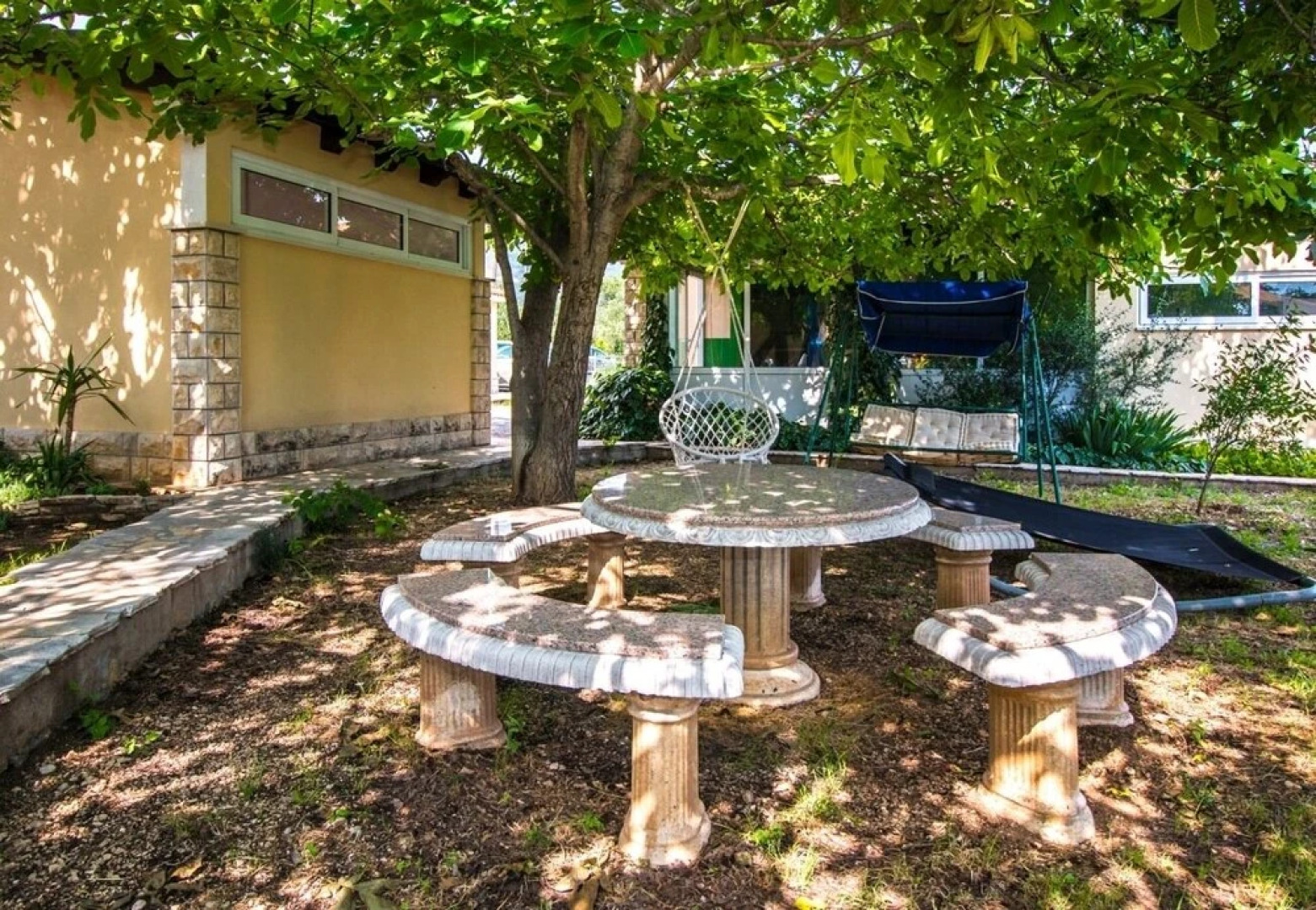 Mare - Open Pool and Pool for Children - H