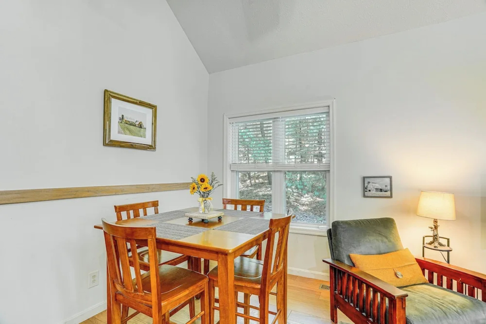 Cabin w/ Deck & Screened-in Porch in New Market!