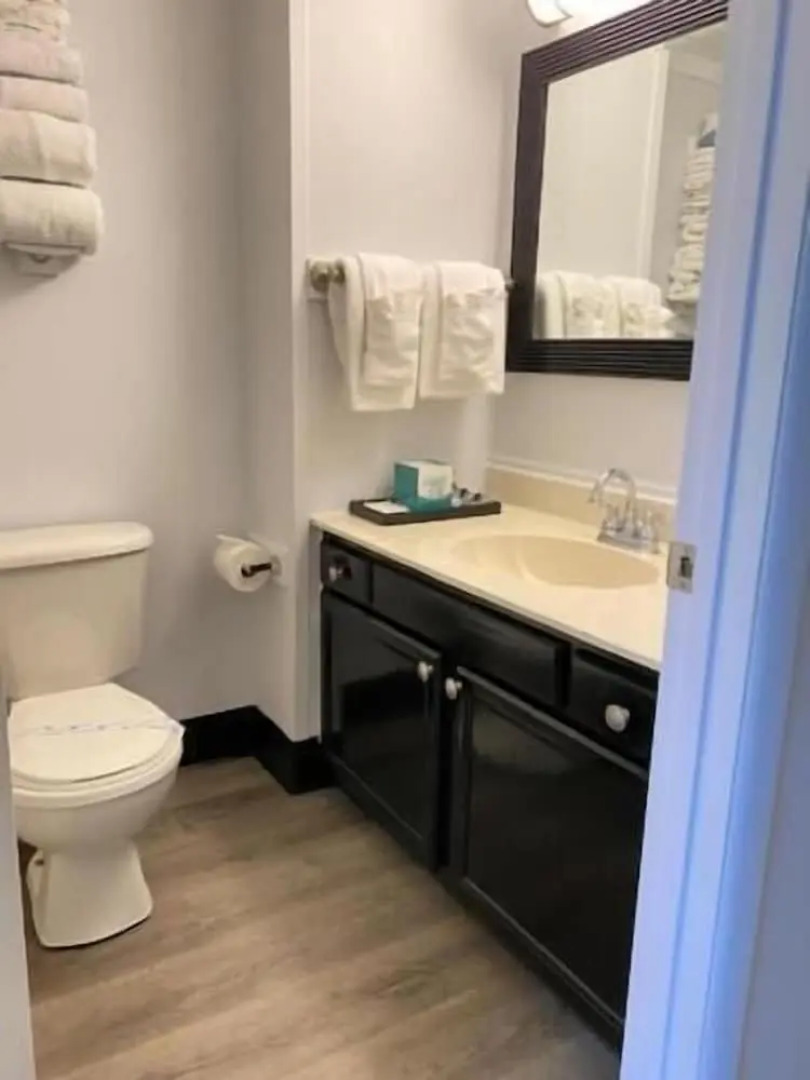 Fenwick Islander Motel