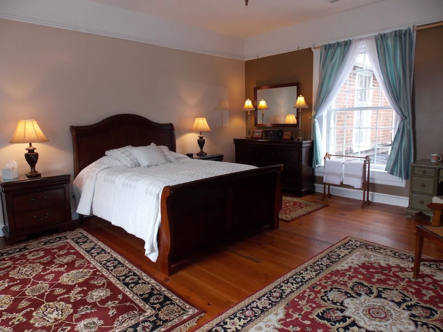 Maysville Manor Bed & Breakfast