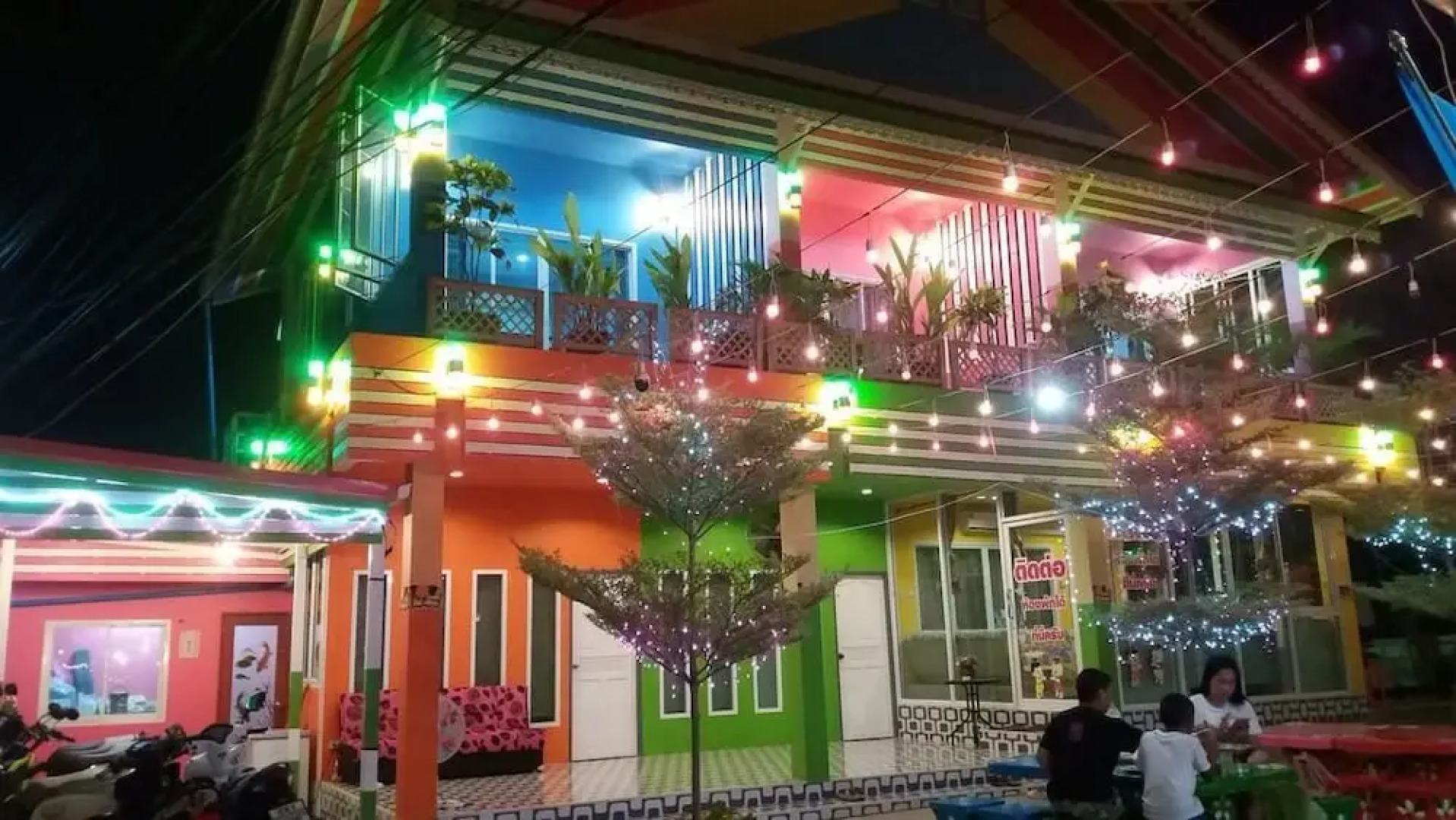 Buachompoo Resort Koh Sichang