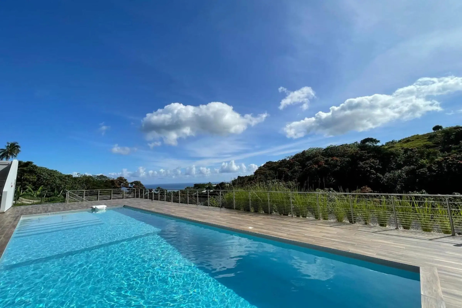 Mititai condo sea view & pool the quiet place near the airport