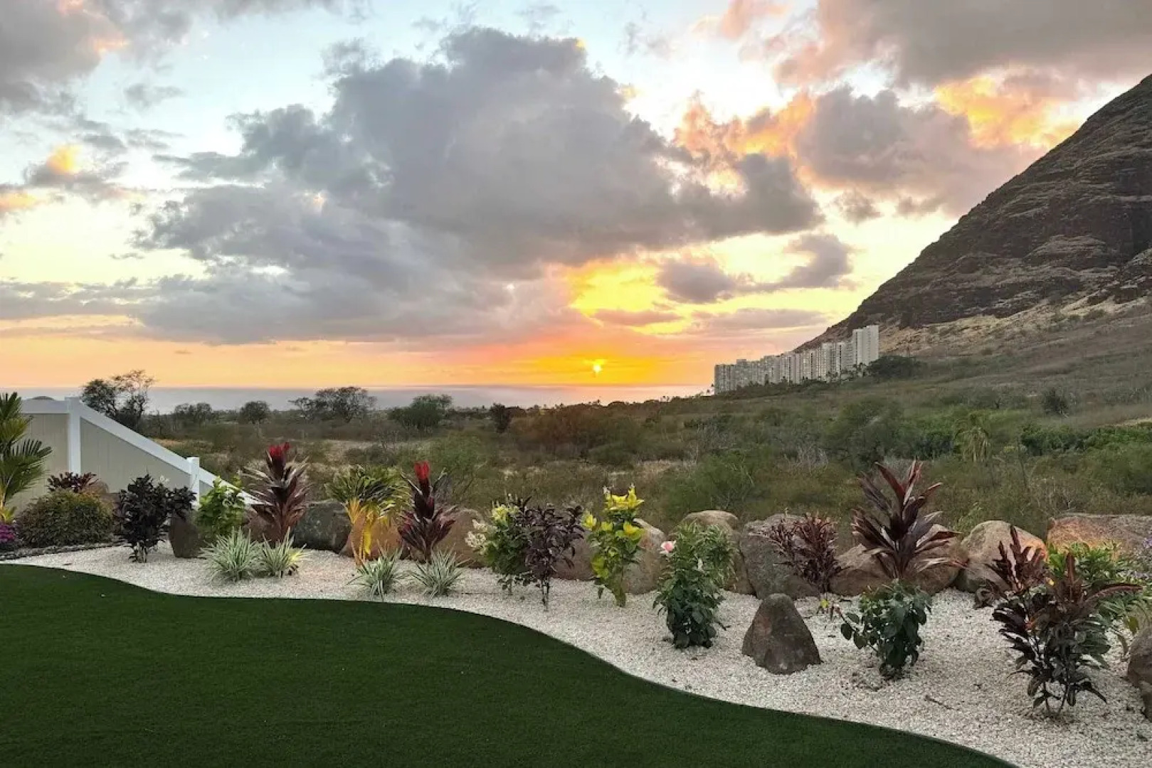 Sleeps 16, 2 Homes Ocean Views, Shared Pool + Gym, Near the Beach Avantstay