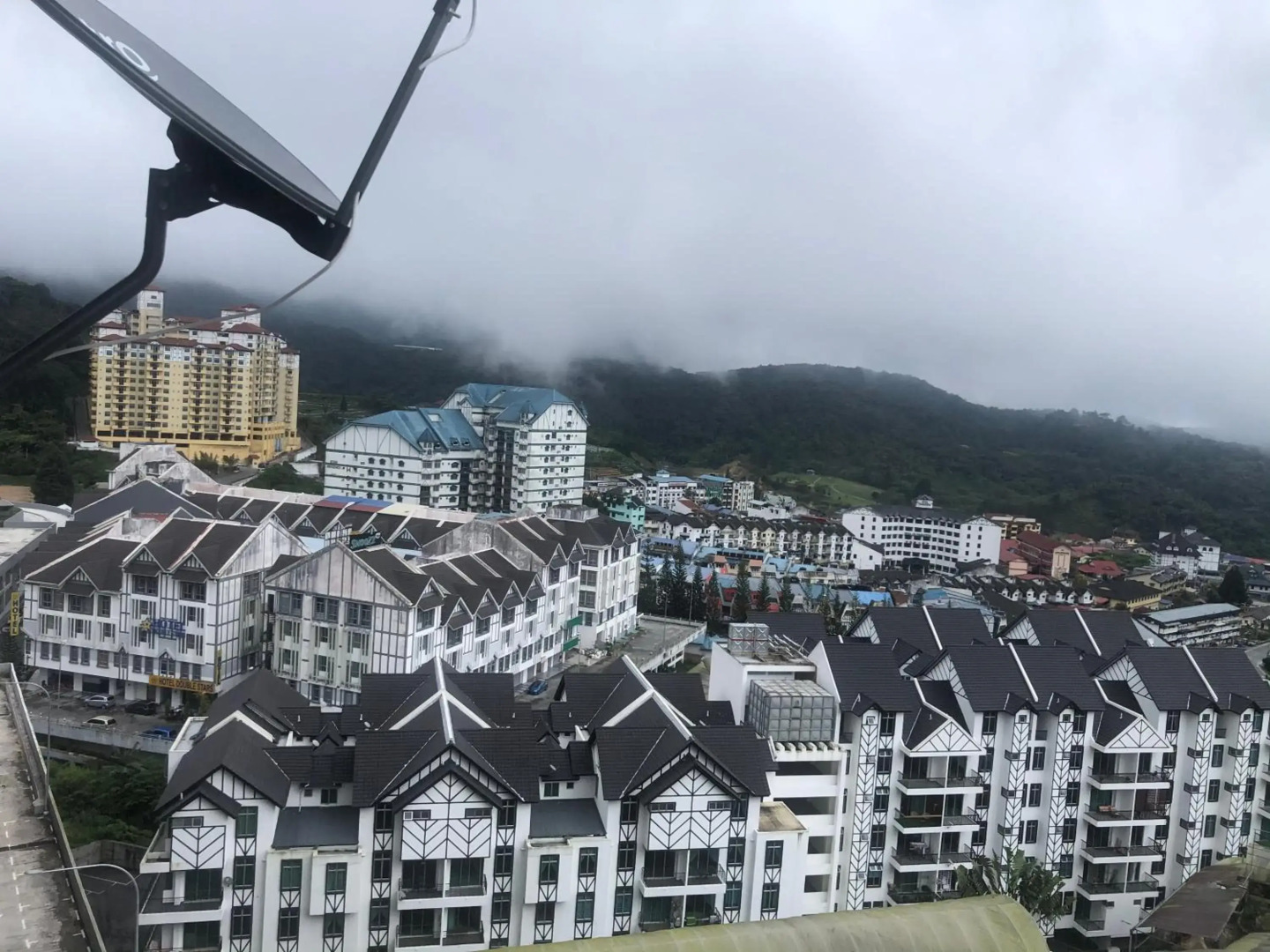 Ramadhina Eagle Eye View Home2stay Emerald Avenue