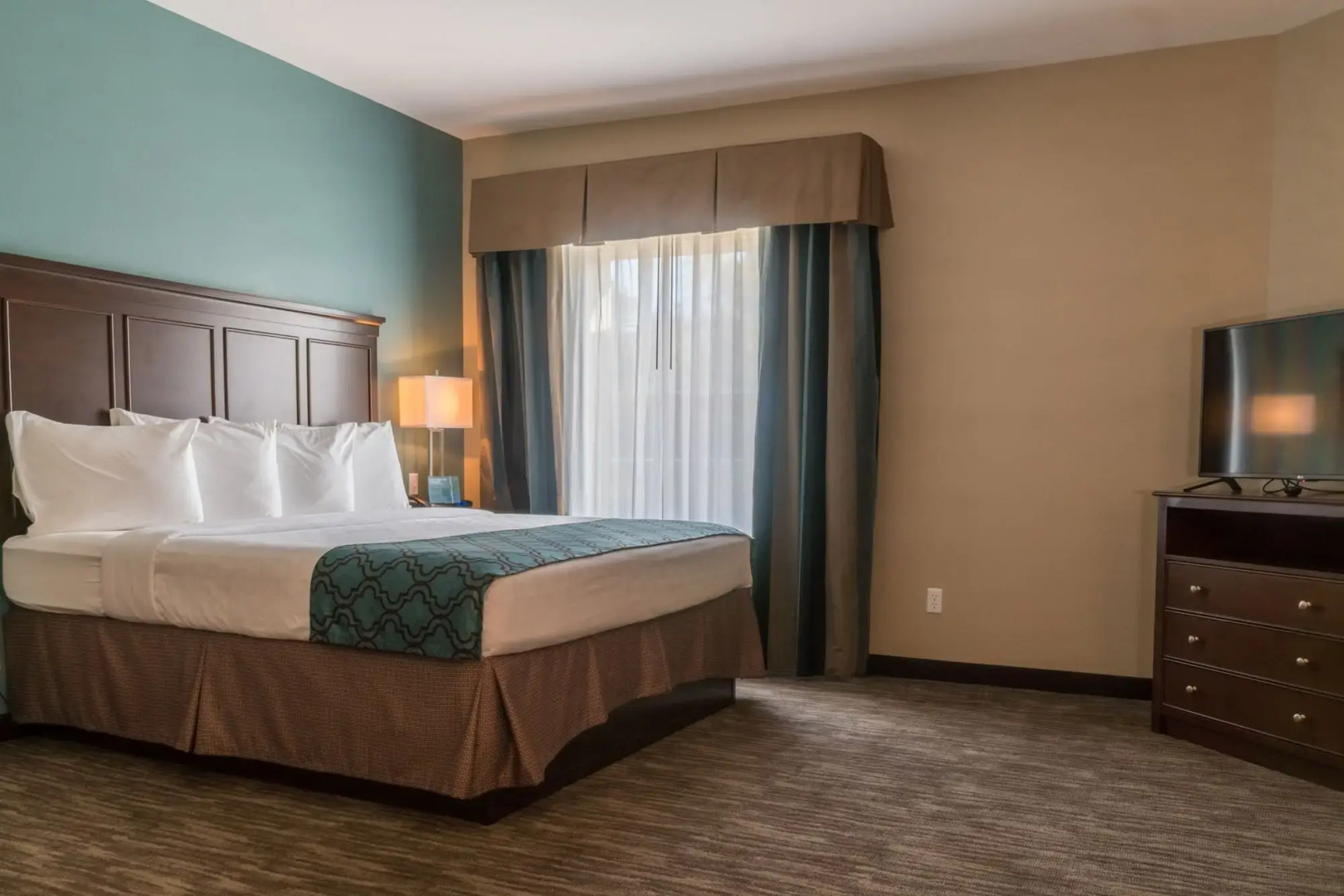 Heritage Place Hotel & Suites