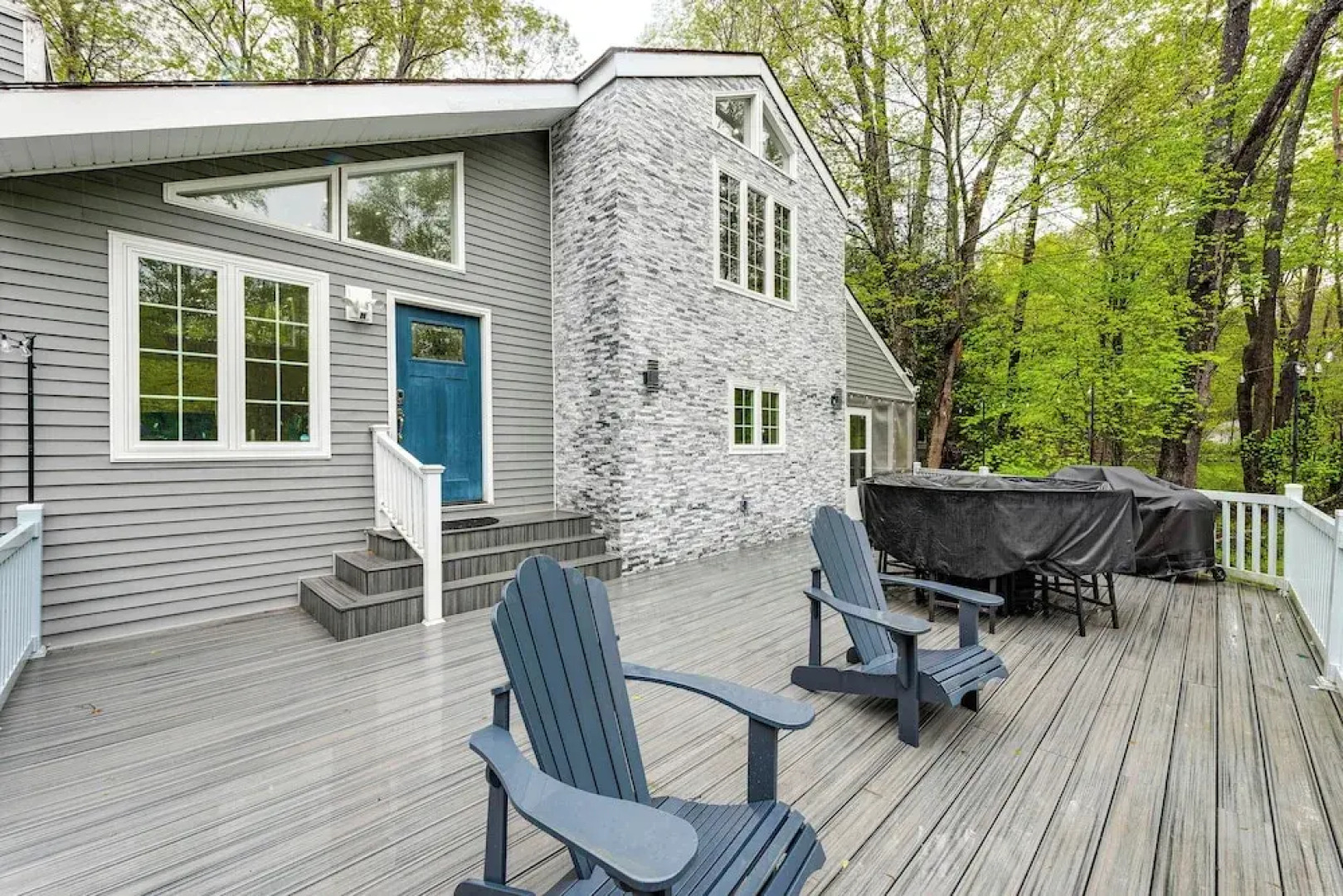 < 2 Mi to Big Bass Lake: Modern Mtn Chalet!