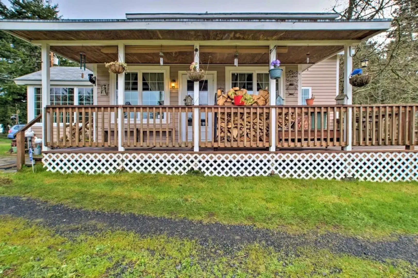 Updated Coos Bay Home ~ 2 Mi to Pacific Ocean