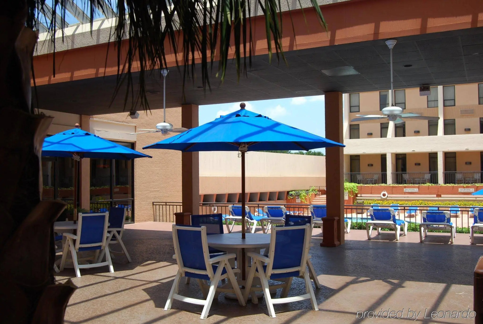 Love Field Hotel and Suites